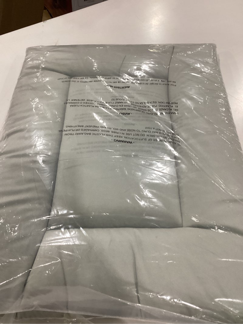 Condition photo showing New/Like New for kindtail pawd pad carte pad light grey small
