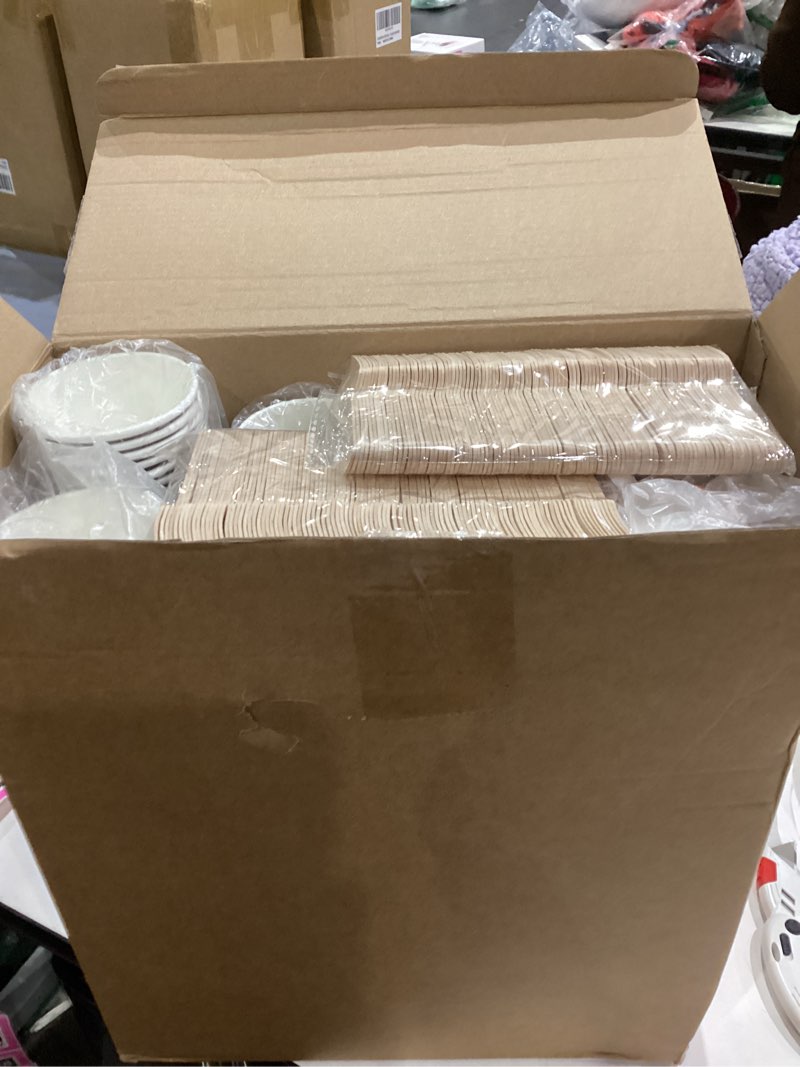 Condition photo showing New/Like New for 800 Pcs 7 oz Chili Cook off Cups Sets 400 Disposable Chili Tasting Cups 400 Wooden Spoons for Mexican Cook off Party Decorations Supplies (Black) Black 800