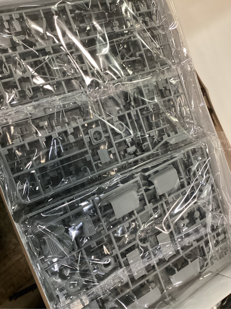 Condition photo showing New/Like New for meng qs-004 1/35 ah-64d apache longbow heavy attack helicopter