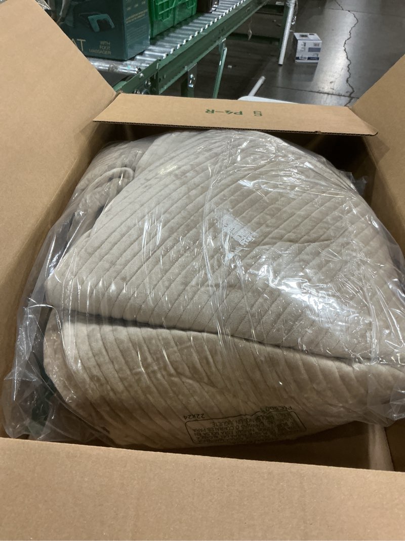 Condition photo showing Good Condition for EVERGRACE Velvet Quilt Set King Size, Luxurious Soft Quilted Bedding Sets, Lightweight Velvet Comforter for All Season, Striped Channel Bedspread Coverlet with 2 Shams, Urban Taupe King Channel Urban Taupe (Light Sheen)