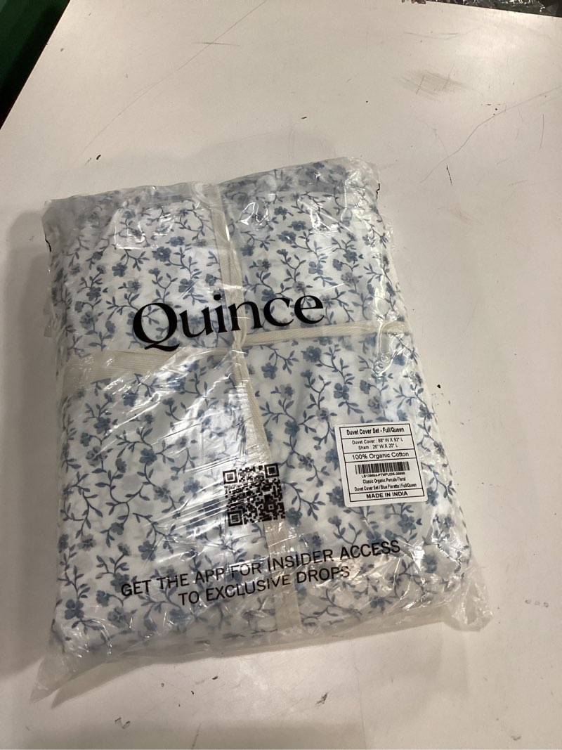Condition photo showing Good Condition for classic organic percale floral sheet set blue floral full/quenn