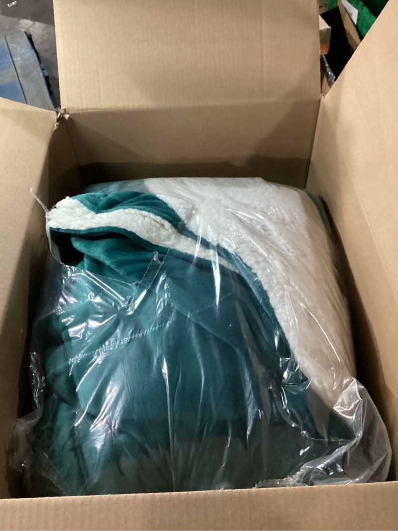 Condition photo showing Good Condition for SIMILAR TO STOCK PHOTO. Bedsure GentleSoft Sherpa Fleece Throw Blanket for Couch, Non-Heated, Thick and Warm Throw for Women and Men, Soft Fuzzy Plush Blanket for Winter, Olive Green, 50x60 Inches Throw (50\" x 60\") 04 - Olive Green