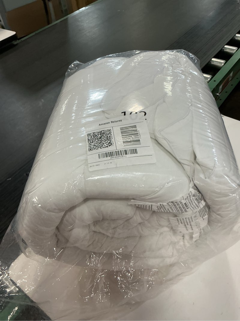 Condition photo showing Good Condition for MATBEBY King Size Mattress Pad - Cooling Breathable Mattress Topper, Quilted Fitted Mattress Protector, Pillow Top Mattress Cover with 8-21" Deep Pocket, Soft, Machine Washable, White, 78x80 Inches White - Checkered King