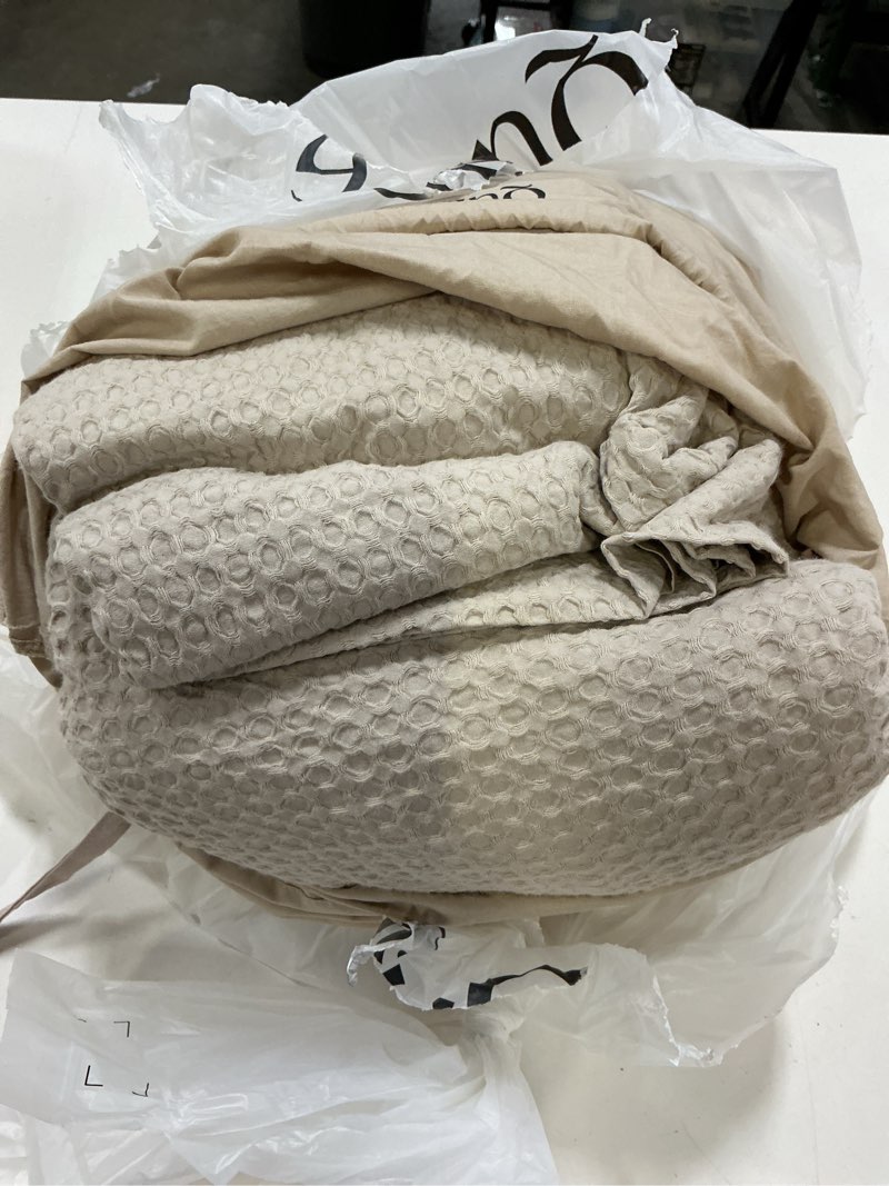 Condition photo showing As Is for quince organic luxe honeycomb duvet cover set, king/cal king, sand
