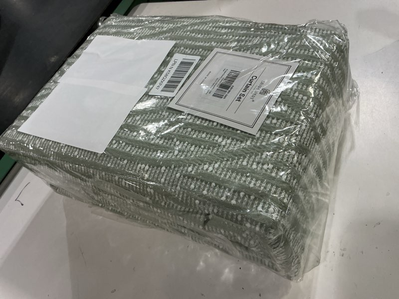 Condition photo showing Good Condition for green and white 100% blackout geometric jacquard curtains - thermal insulated noise reducing drapes for bedroom and living room, 52" x 108" green and white 52"w x 108"l (pack of 2)