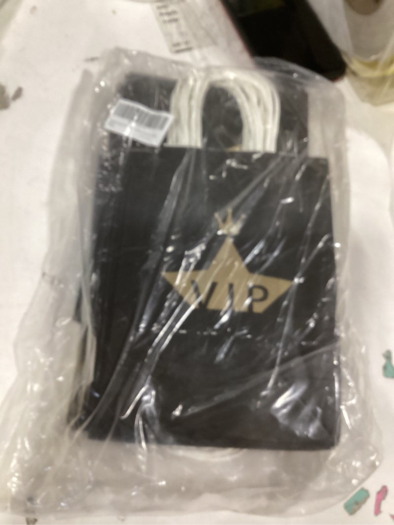 Condition photo showing Good Condition for Similar product 32 bags LBLNUGURI 16 Pcs VIP Bags Gift for Party Supplies, Hollywood Movie Theme Pass Decorations, Birthday for Kids Adults(black) 16 vip