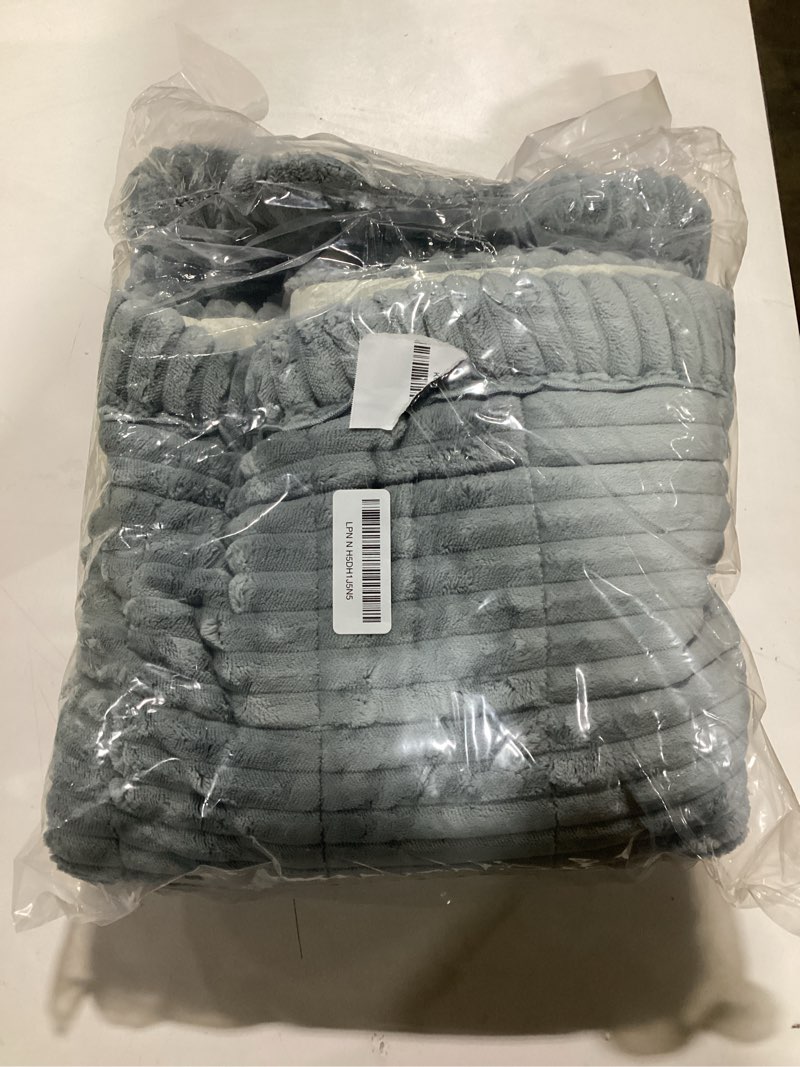 Disayu Fuzzy Pet Couch Cover for Dogs Washable Non Slip Sofa Covers Washable Blanket for Pet Friendl