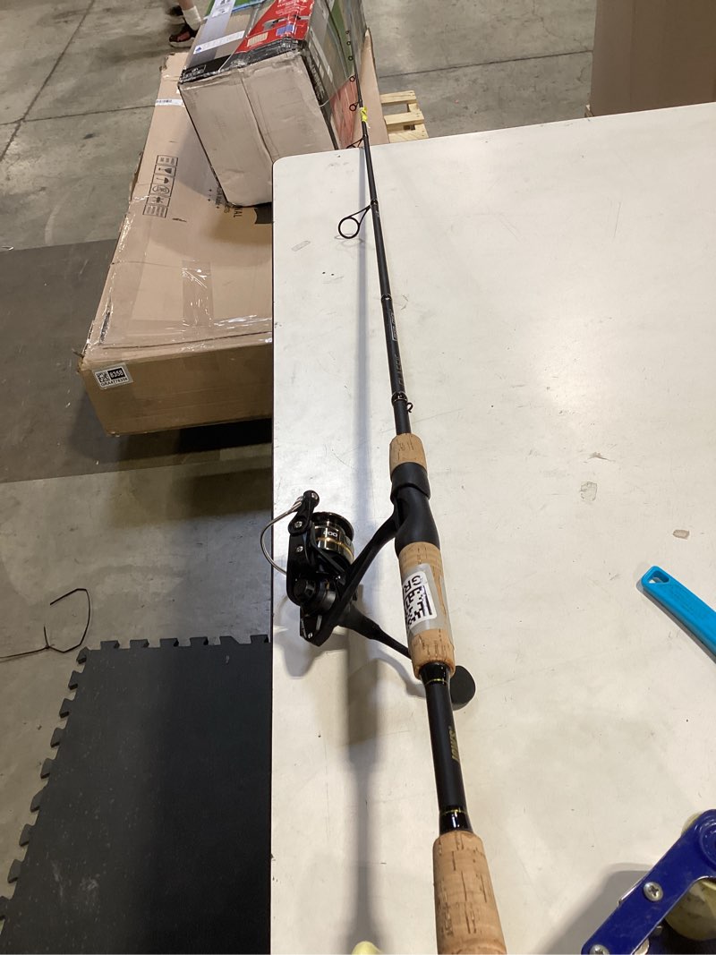 Condition photo showing Good Condition for lew's laser txs spinning combo