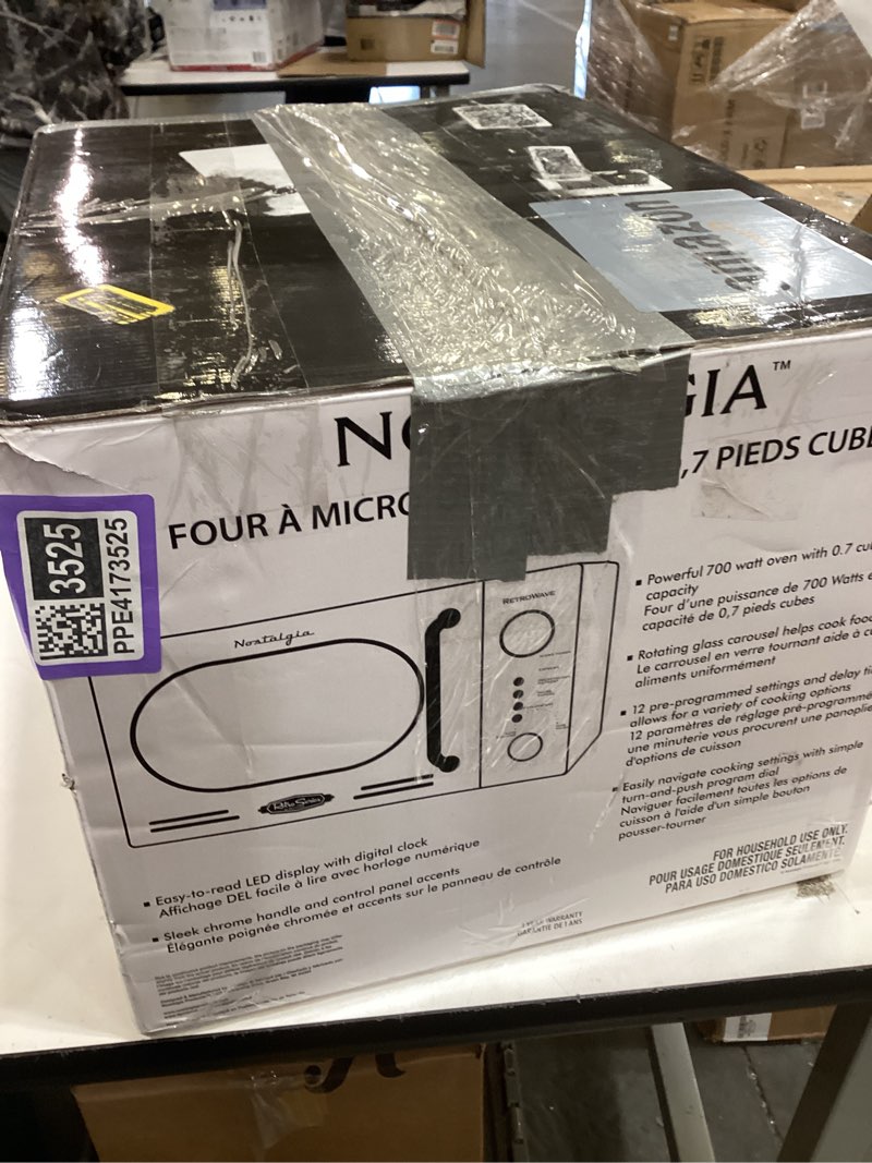 Condition photo showing Good Condition for nostalgia microwave