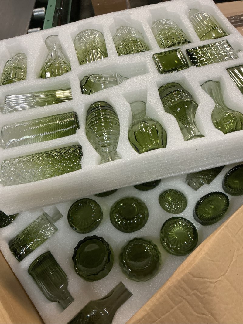 Condition photo showing Good Condition for Set of 40 Glass Bud Vases, Small Green Glass Vases in Bulk, Mini Vintage Embossed Flower Vase for Wedding, Centerpieces, Birthday Party, Baby Shower, Home Table Decorations (Green) Green 40