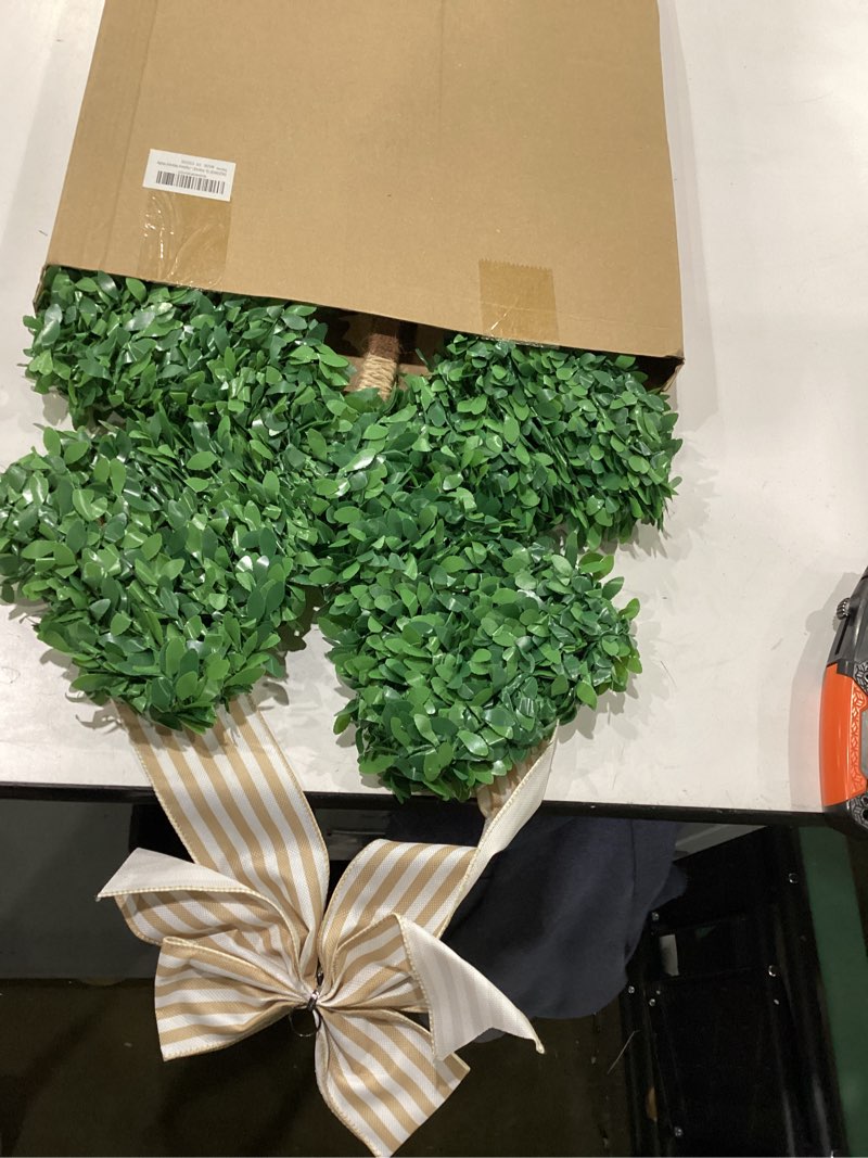 Condition photo showing New/Like New for DAZONGE St. Patrick's Day Decorations, St Patricks Day Shamrock Wreath, Lucky Green St. Patrick's Day Door Swag for Fireplace Mantel Walls