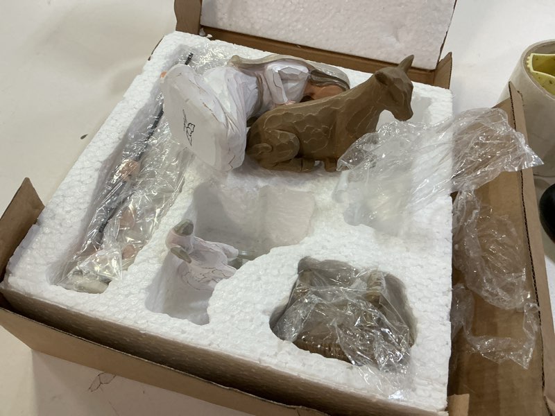Condition photo showing Good Condition for Christmas Nativity Sets, Nativity Scene,Nativity Figurine Set, Hand Carved Sculpture Home Decoration Gifts Including An Angel Figurine, Jesus' Family Of Three, Two White Sheep And A Brown Sheep