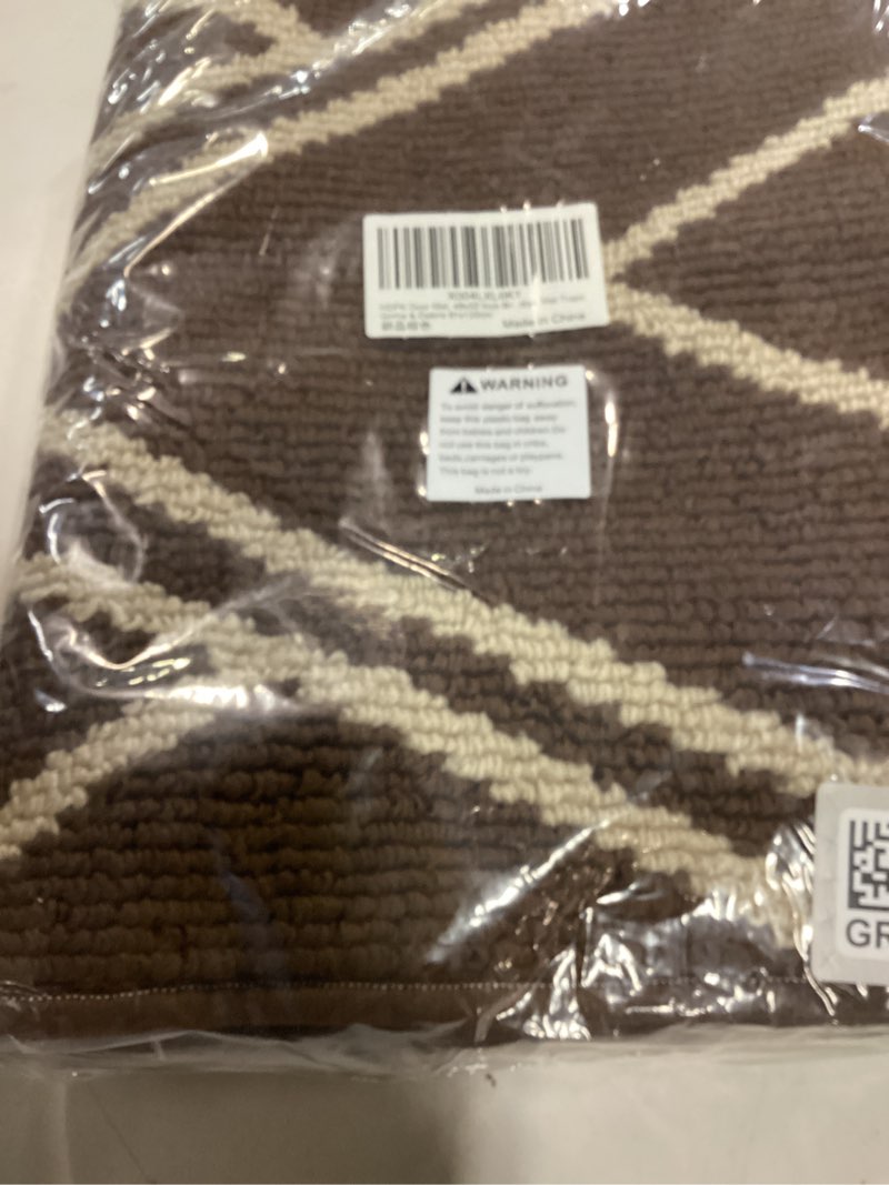 Condition photo showing New/Like New for HDFK Door Mat, 48x32 Inch Brown Jumbo Rug for Muddy Paws - TPR Back Commercial Carpet for Warehouses Stables, All-Season Outdoor Mat Traps Grime & Debris Brown 48x32 inches (Rectangular)