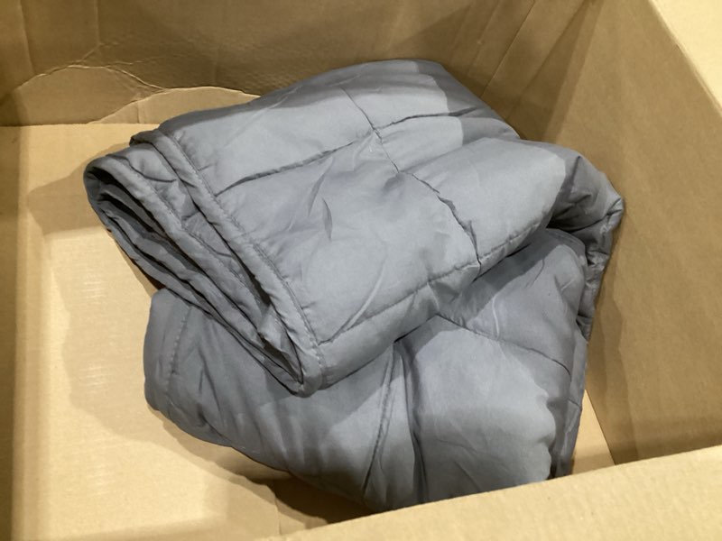 Condition photo showing Good Condition for Smart Queen Weighted Blanket for Adults,(48"x72",10lbs Grey) Full Size Soft Cooling Heavy Blanket for Sleeping, Breathable Blanket with Glass Beads Perfect for 80-120 lbs,All Season,Machine Washable 48" x 72" | 10lbs