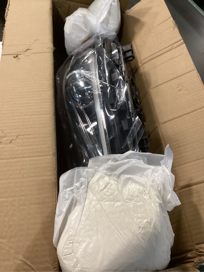 Condition photo showing Good Condition for Left Headlight Assembly for 2017 2018 Hyundai Elantra (Not Fit Elantra GT Models), Driver Side Halogen Headlamp with Clear Lens Black Housing Amber Reflector (with Bulbs) Left Driver Side