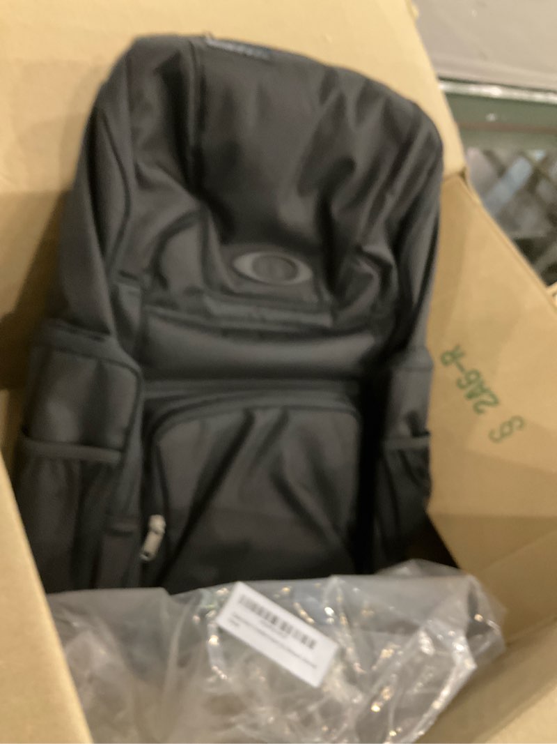 Oakley Men's Crestible Enduro 25L Backpack, Blackout New