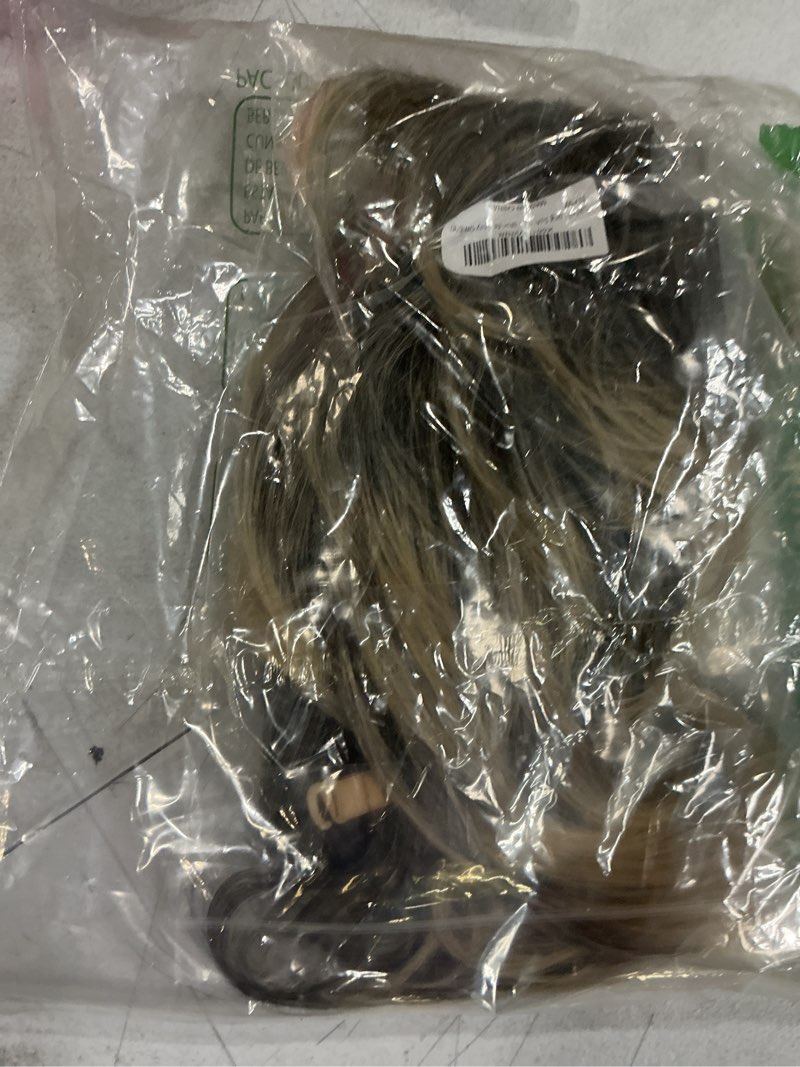 Condition photo showing Good Condition for lydell long soft shaggy layered blonde ombre classic cap full synthetic wigs (r2/26 blonde grey ombre)