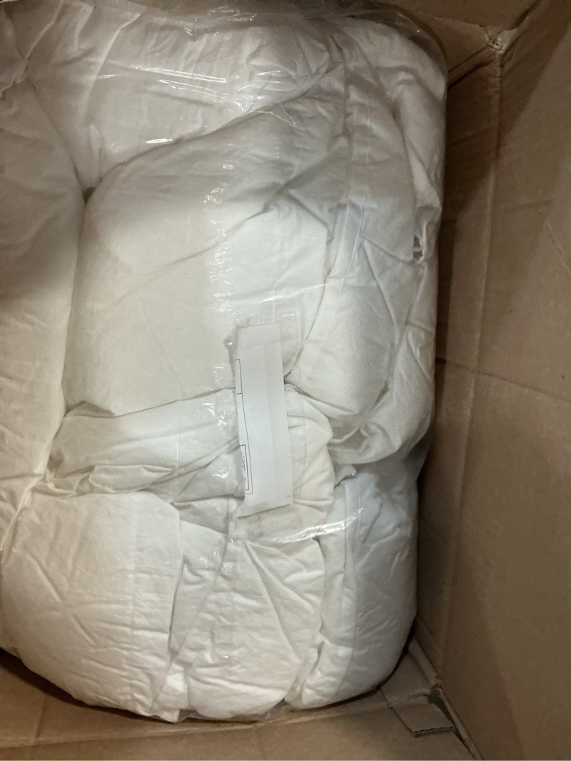 Condition photo showing As Is for quince cotton pintuck comforter, twin, white 1pcs