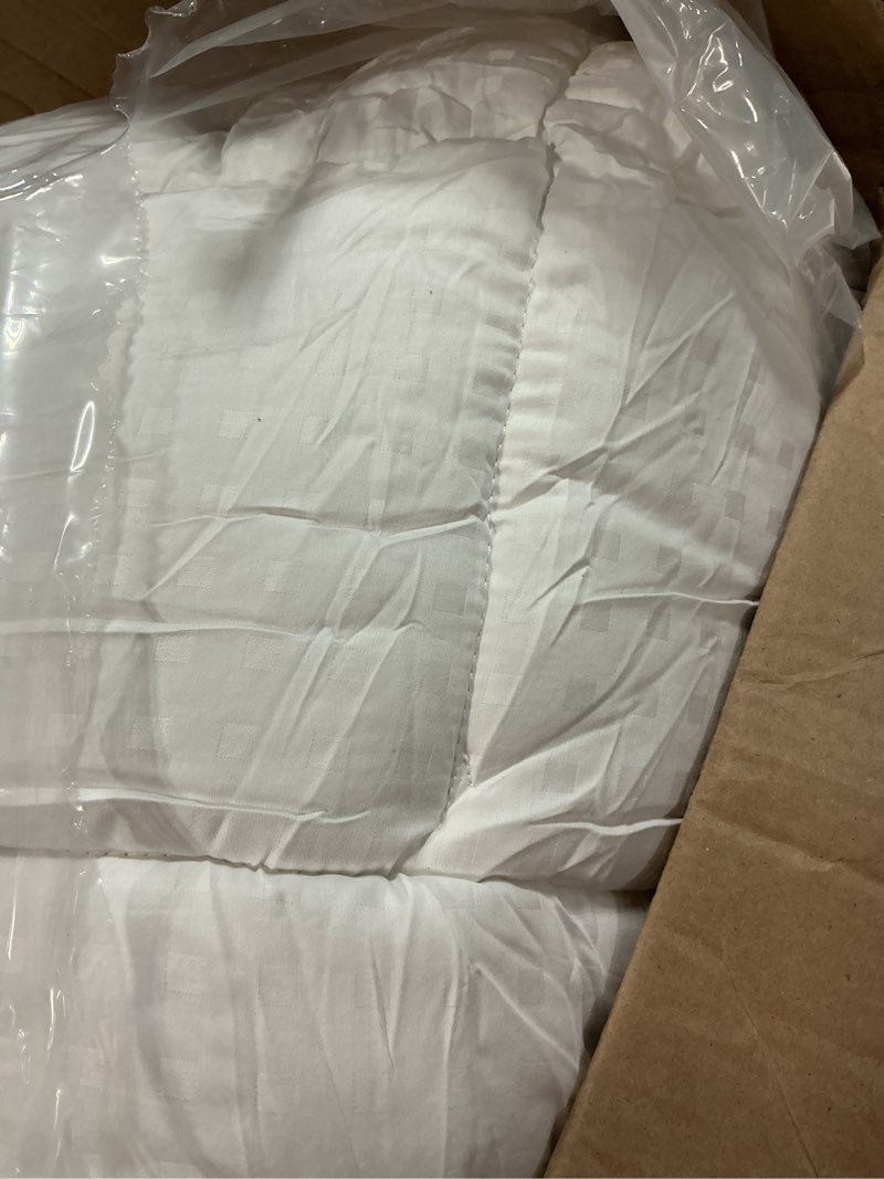 Condition photo showing Good Condition for EASELAND King Size Mattress Pad Pillow Top Mattress Cover Quilted Fitted Mattress Protector Cotton 8-21" Deep Pocket Cooling Topper (78x80 Inches, White) King White