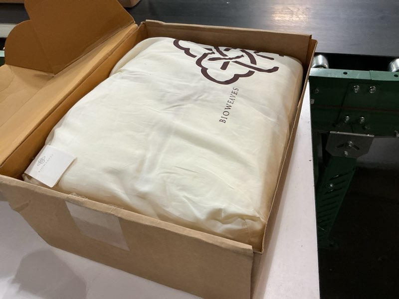 Condition photo showing Good Condition for bioweaves 100% organic cotton mattress pad cover, gots certified cooling quilted fitted mattress topper & protector with soft cotton wadding - 20 inch deep pocket, queen queen mattress pad (ivory)