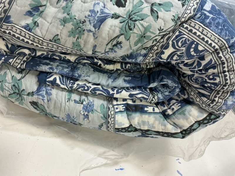 Condition photo showing As Is for NEWLAKE Cotton Bedspread Quilt Sets-Reversible Patchwork Coverlet Set, Blue Classic Bohemian Pattern,California King Size Blue Classic Bohemian California King