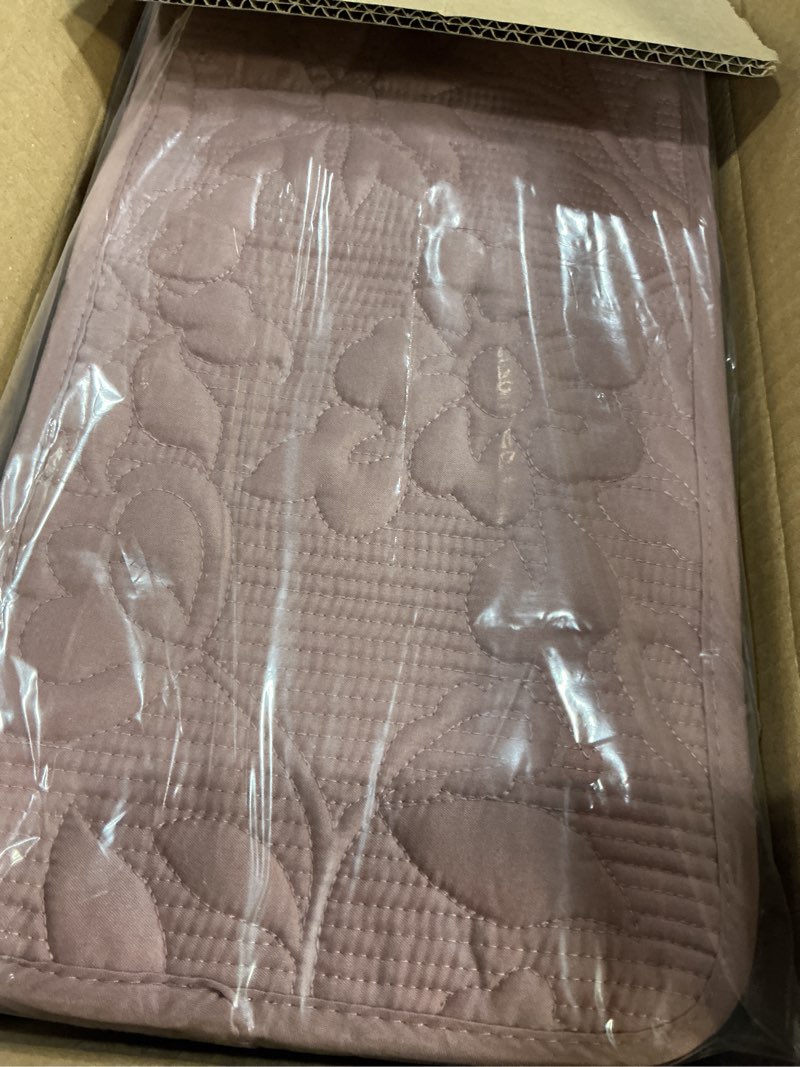 Condition photo showing New/Like New for stair treads for wooden steps indoor, rugs runners for kids and pets, 8" x 30" (15pack) stair carpet treads with reusable non-slip silicone particles backing, machine washable, dusty rose