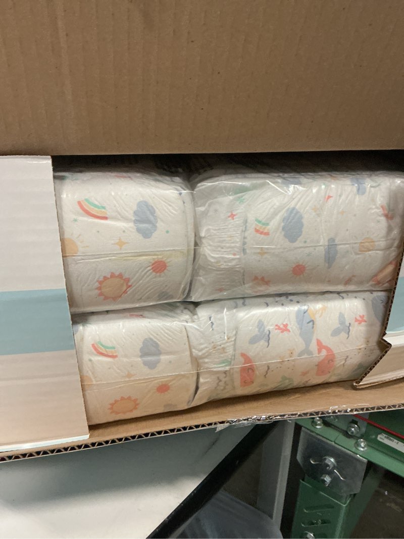 Condition photo showing New/Like New for disposable diapers - size 4 - 200ct - up&up™