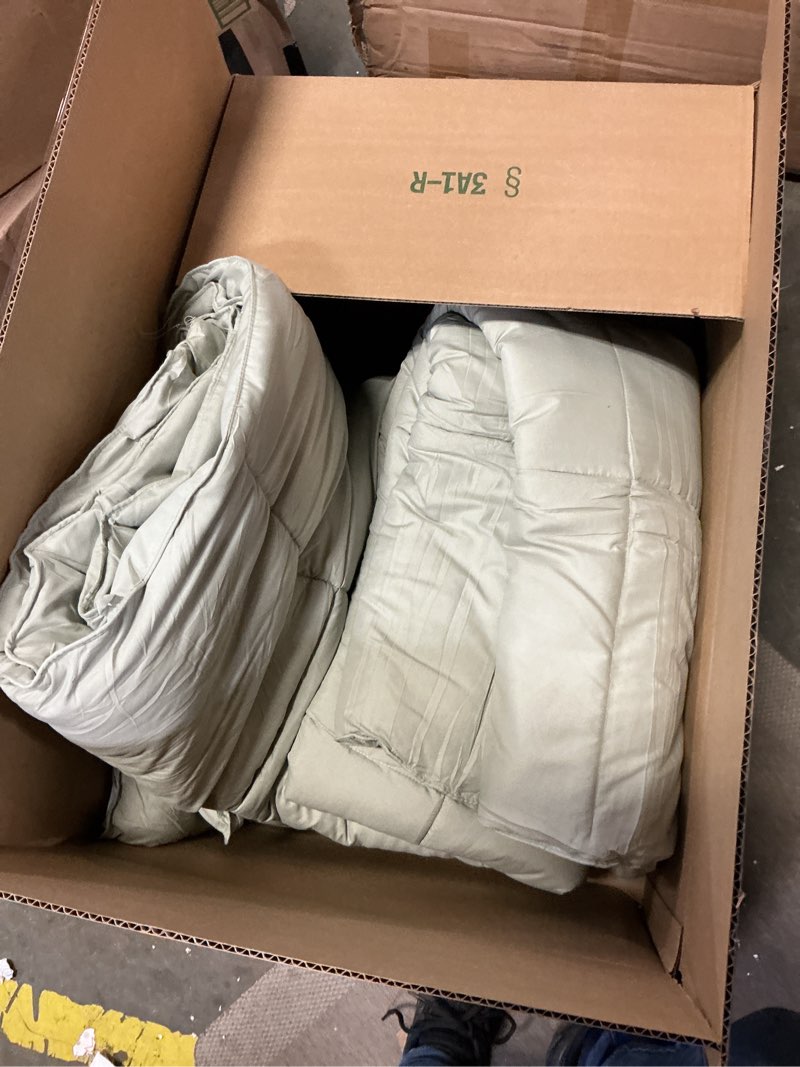 Condition photo showing As Is for Bedsure Comforter Duvet Insert - Quilted Comforters All Season Duvet, Down Alternative Bedding, with 8 Tabs, Gifts for Women/Men