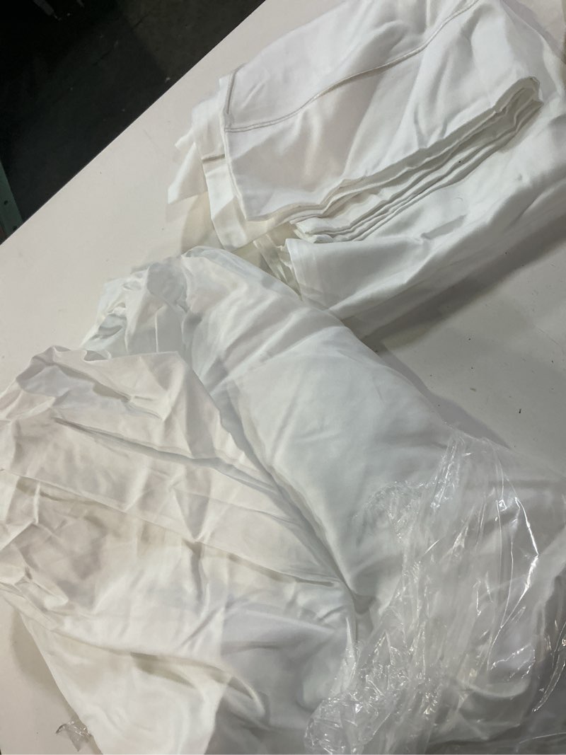Condition photo showing Good Condition for signature giza cotton sateen fitted sheet set, king, white/sand