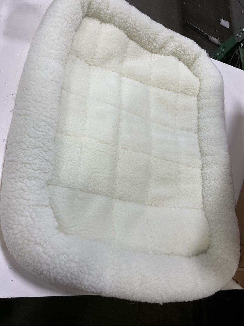 Condition photo showing Good Condition for MidWest Homes for Pets QuietTime Dog Bed – White Fleece Bolster, Ultra-Soft and Machine Washable, Fits 30-Inch Crates and Carriers, for Medium Breed Dogs White 30 Inch