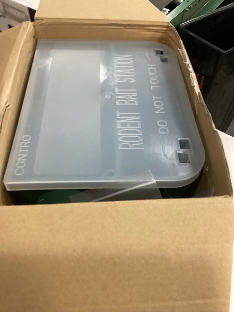 Condition photo showing Good Condition for Qualirey 4 Pcs Rat Bait Station 8.86 x 7.28 x 3.62 in Rat Traps with Openable Lid, Blocks Boxes with