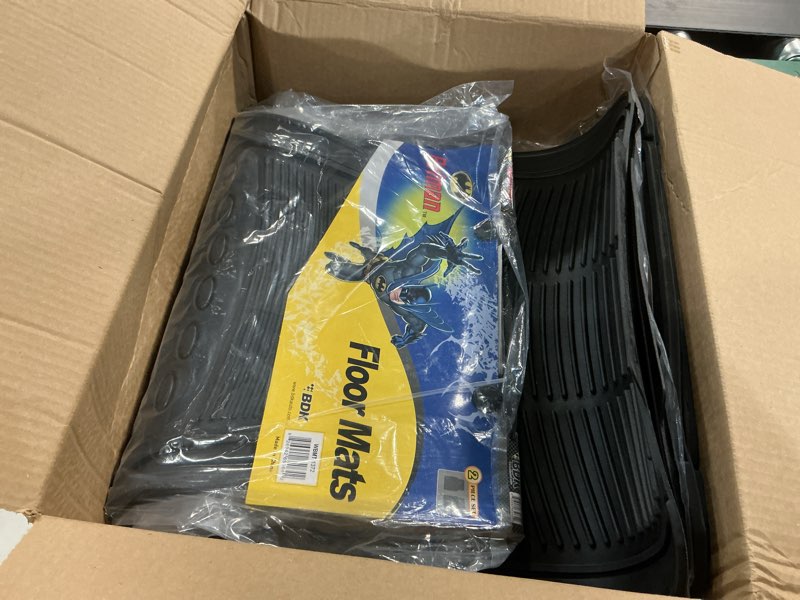 Condition photo showing New/Like New for bdk warner bros batman rubber floor mats car accessories - universal fit, no-slip grip, all weather heavy duty - 4 pc trimmable car mats set, front 27x18, rear 17.25x13.25