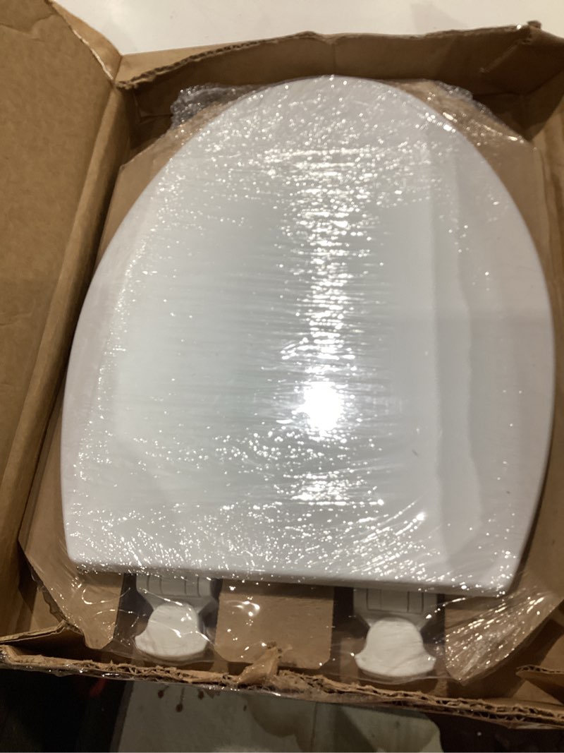 Condition photo showing Good Condition for bemis 1500ec 390 lift-off wood elongated toilet seat, cotton white (pack of 1) elongated basic