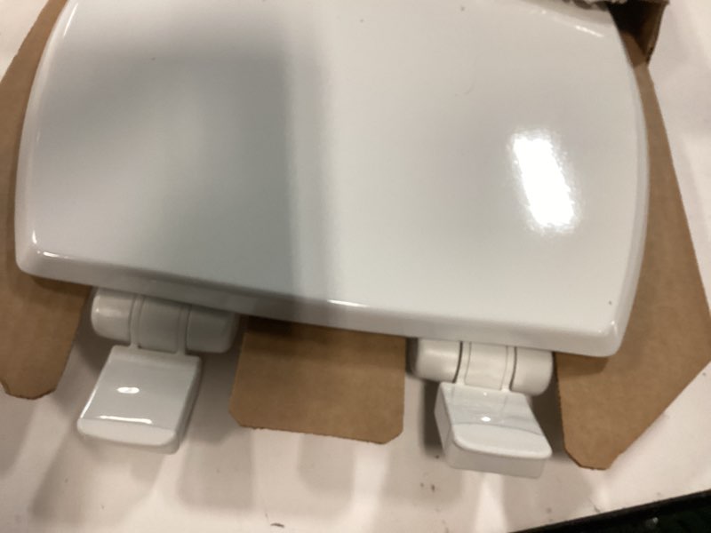 Condition photo showing Good Condition for mayfair 1847slow 000 kendall slow-close  removable enameled wood toilet seat that will never loosen  1 pack elongated - premium hinge  white
