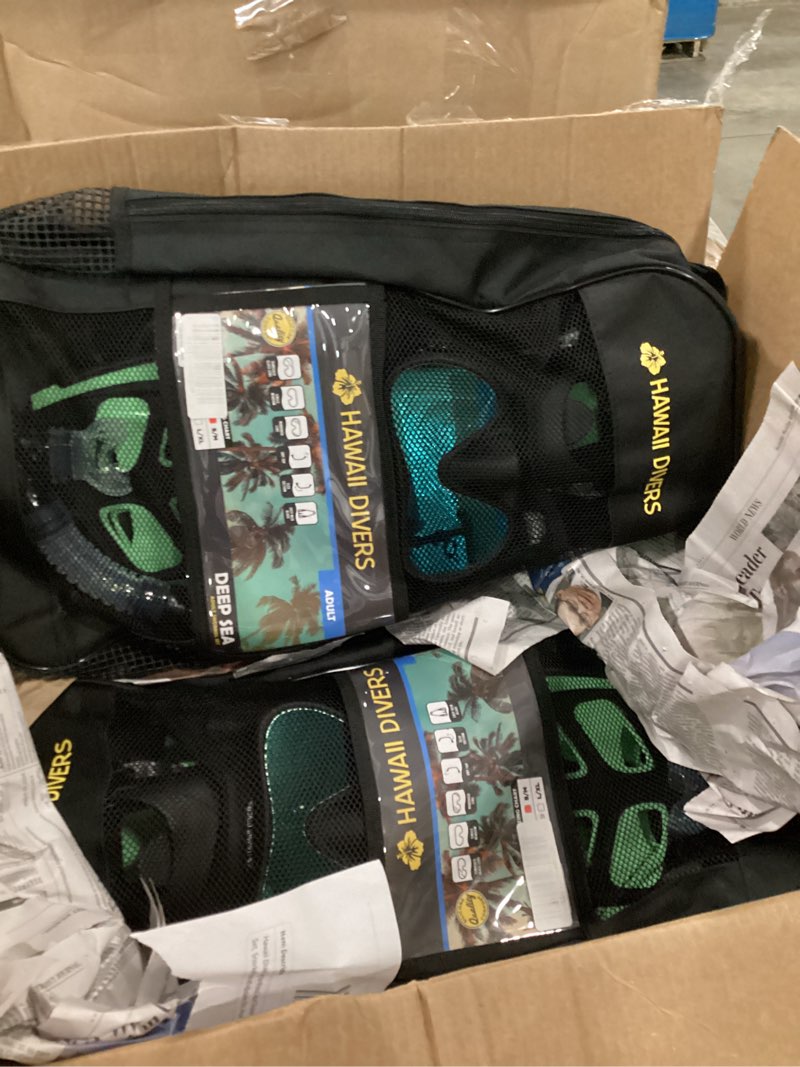 Condition photo showing New/Like New for hawaii divers deep sea mirrored adult premium snorkel set - includes scuba mask, dry-top snorkel, adjustable fins, and carry bag green/black small-medium