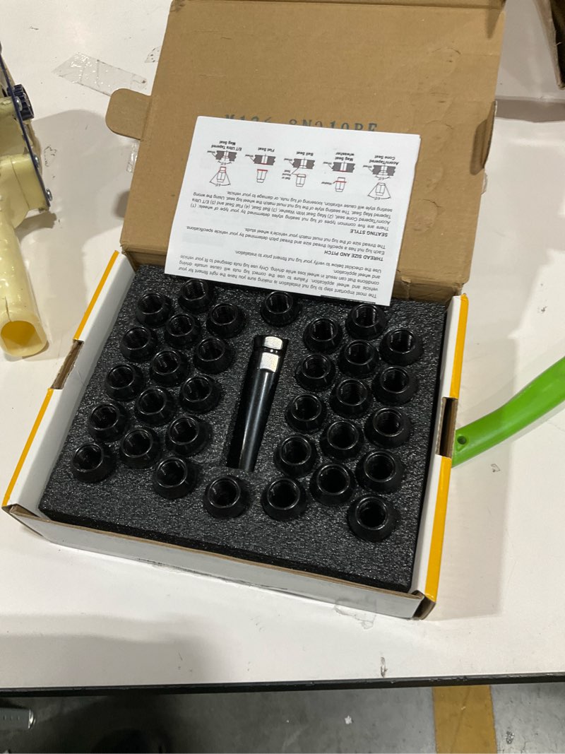 Condition photo showing Good Condition for dynofit 14mmx1.5 wheel lug nuts, 32x black m14x1.5 lug nut,conical/cone bulge seat, closed end long extended xl spline with 1 socket key fits 8 lug aftermarket wheels 32pcs black