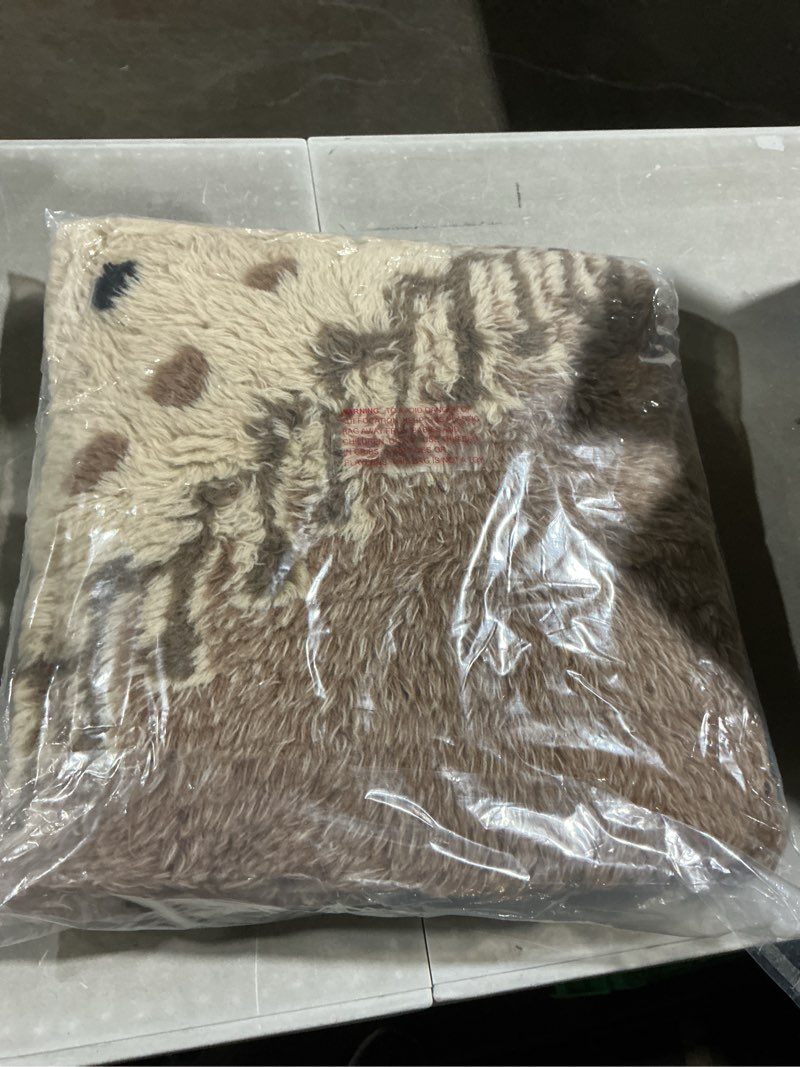 Condition photo showing Good Condition for creative co-op new zealand wool tufted pillow with geometric design
