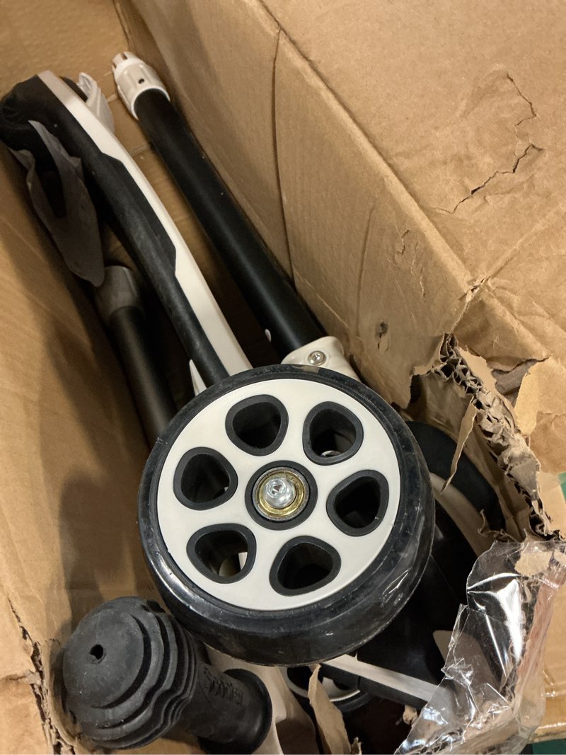 Condition photo showing Good Condition for Kick Scooter for Kids Ages 3-12, 5 Adjustable Height Foldable Scooter with 3 LED Light Wheels, Outdoor Activities for Toddlers Boys Girls, Max Load up to 165 lbs