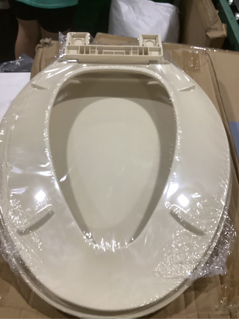 Condition photo showing Good Condition for highcraft premium elongated toilet seat with slow-close design, adjustable hinges & quick removal mechanism - molded plastic toilet seat - fits standard elongated toilets - oval seat in bone/beige elongated bone