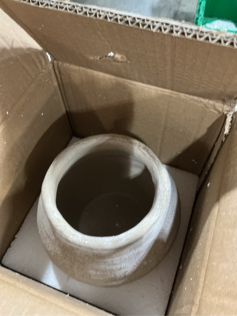 Condition photo showing New/Like New for Briful 6.1'' Large Ceramic Rustic Vase Shabby Vintage Textured Vase, 4.72'' Wide Mouth Pampas Jar Vases Pottery for Fake Flowers Branches, Farmhouse Home Décor, Weddings Shelf Table Decor, Cream White