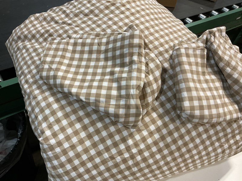 Condition photo showing Good Condition for nsnlgsgc twin comforter set, tan gingham bedding sets, brown grid bed comforter  (1 comforter, 2 pillowcase)