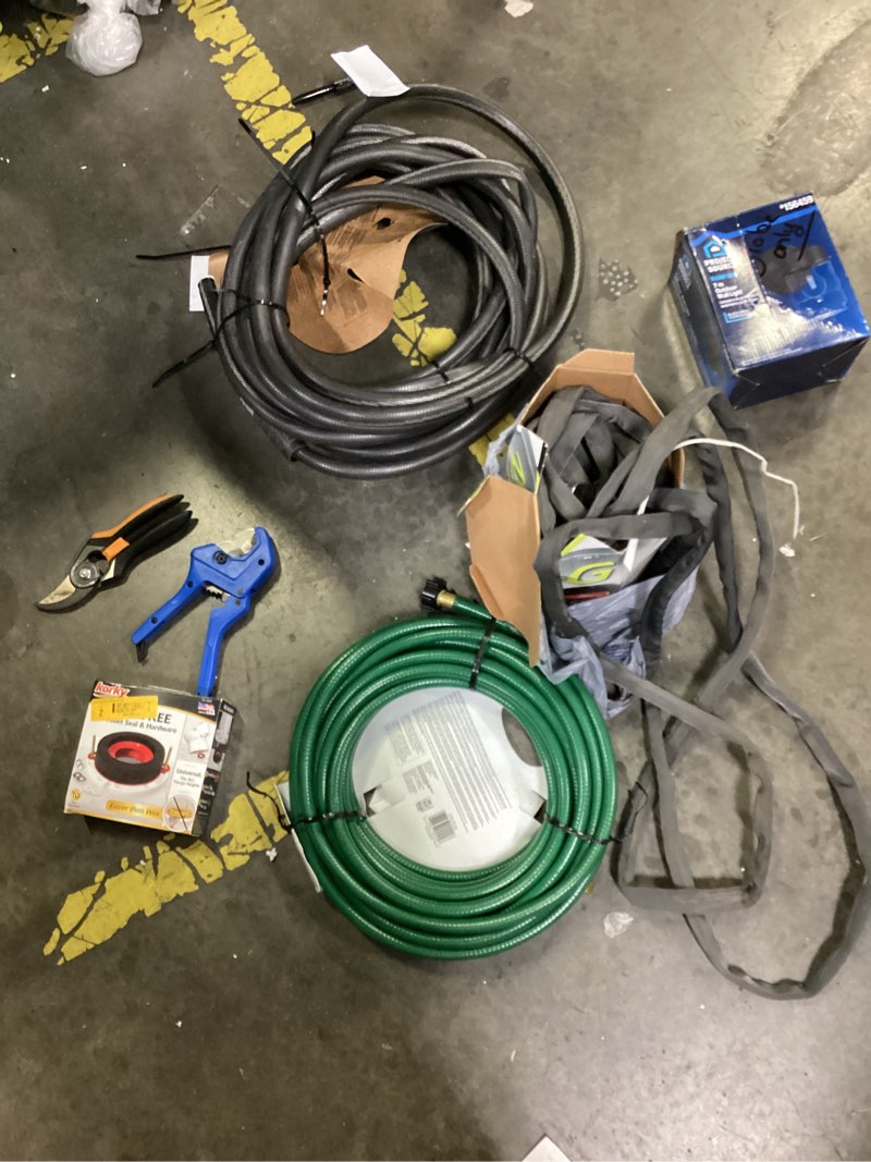 Condition photo showing Good Condition for please see pictures taken (bidfta image) to determine items that will be received