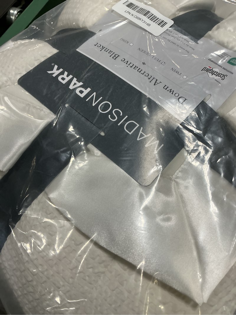 Condition photo showing New/Like New for madison park cambria down alternative blanket, premium 3m scotchgard moisture wicking treatment, lightweight and soft bed cover for summer with satin trim, oversized full/queen ivory