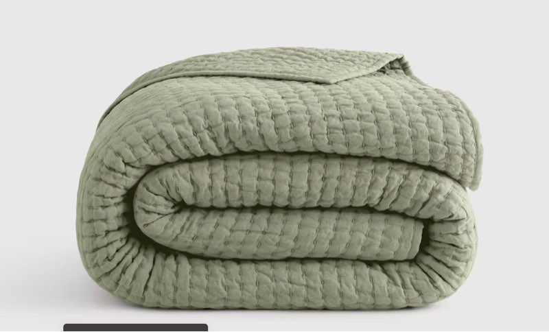 European Linen Cotton Stitch Quilt 108 in x 92.