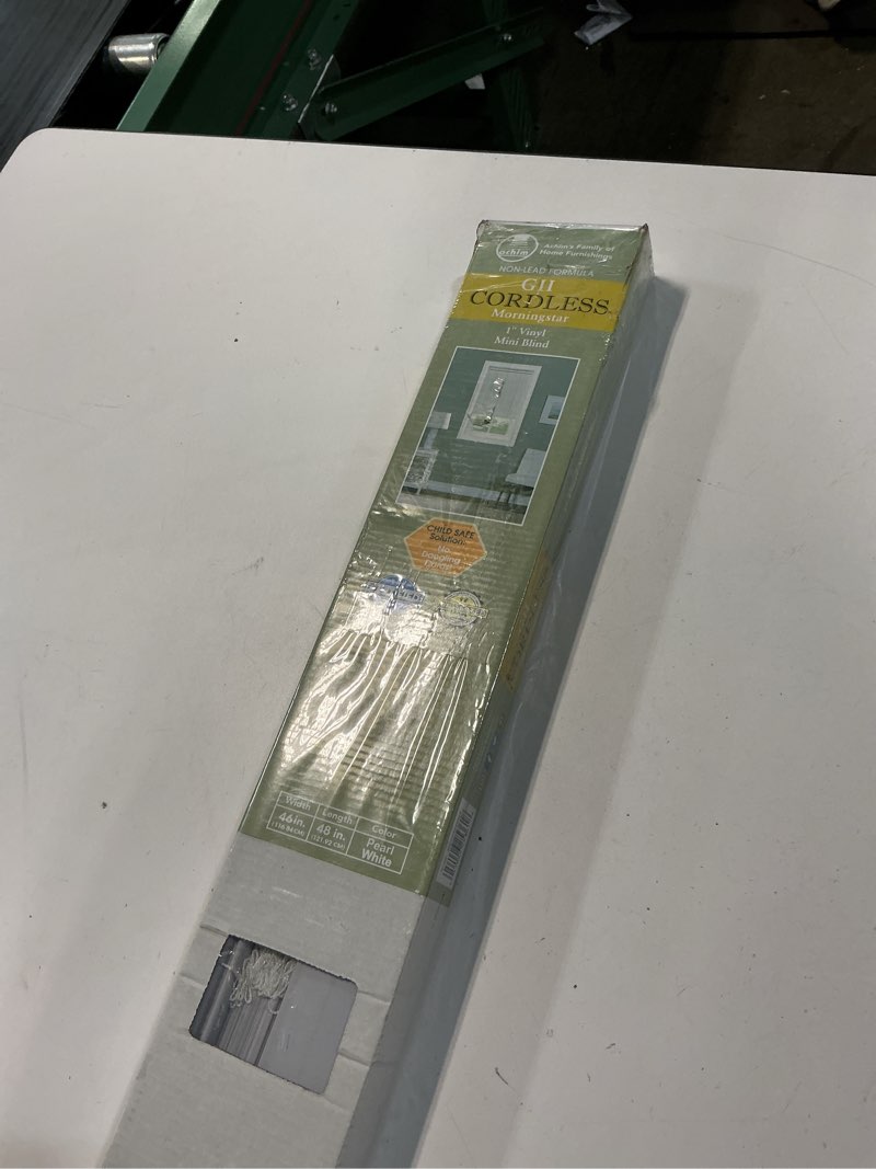 Condition photo showing New/Like New for achim gii morningstar indoor cordless white vinyl light filtering window mini blind  48  l x 46  w