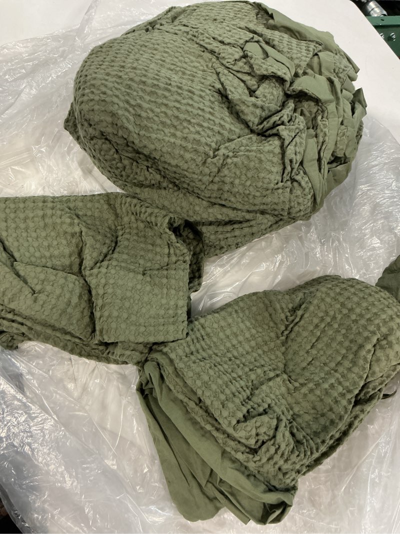 Condition photo showing Good Condition for quince organic luxe honeycomb duvet cover set of 3, full/queen, olive