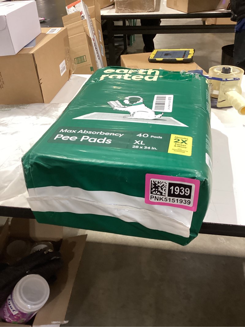 Condition photo showing New/Like New for earth rated puppy pads, max absorbency pee pads for dogs, absorbs 2x faster & 2x more, leak prevention, potty training, fragrance-free, unscented, xl, 28” x 34”, 40 count xl 28"x34" 40-ct