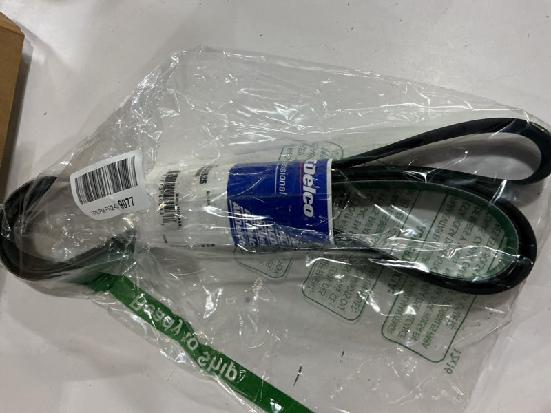 Condition photo showing New/Like New for acdelco gold k081102hd heavy duty v-ribbed serpentine belt