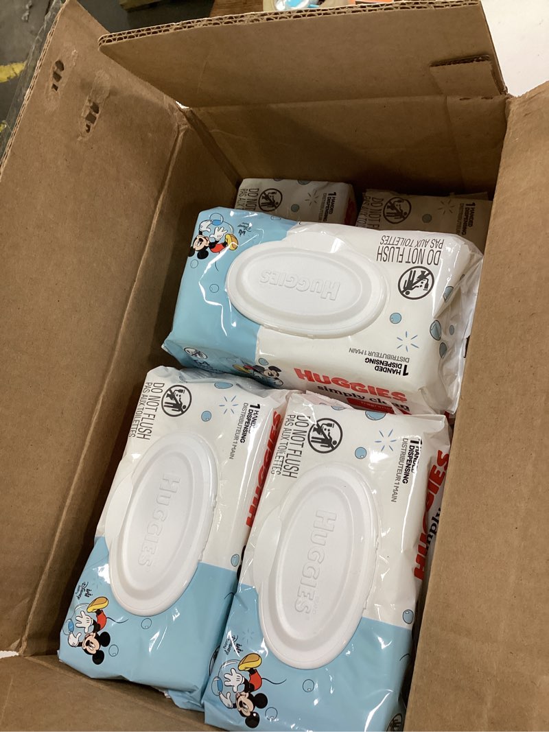 Condition photo showing Good Condition for Huggies Simply Clean Unscented Baby Diaper Wipes, 11 Flip-Top Packs (704 Wipes Total), Packaging May Vary 64 Count (Pack of 11)