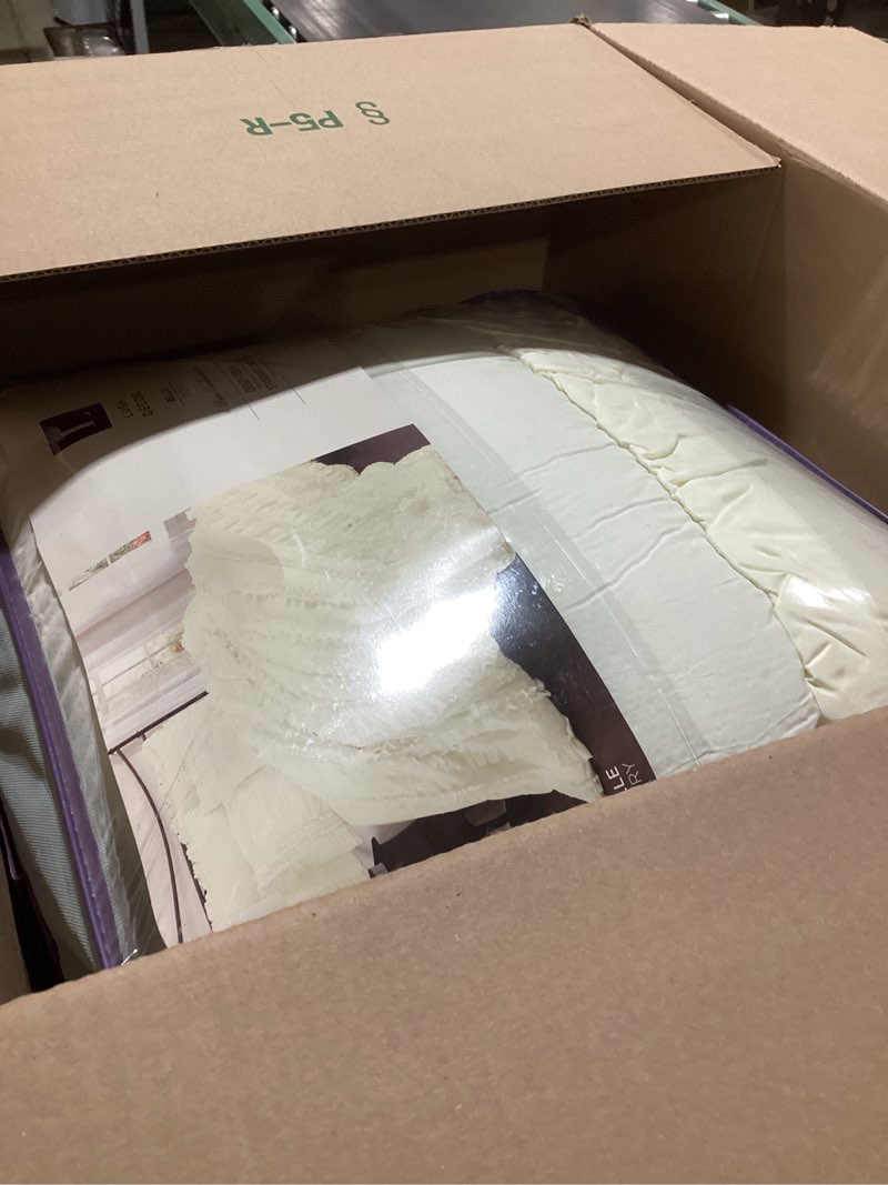 Condition photo showing Good Condition for Lush Decor C07815P13 Belle Ivory Comforter (96 x 92 inches) Ruffled Shabby Chic 4 Piece Set with Bed Skirt(80 x 60 inches with a 14. 5 inch drop). and 2 Pillow Shams(20 x 26 inches), Full/Queen Ivory Full/Queen Vintage